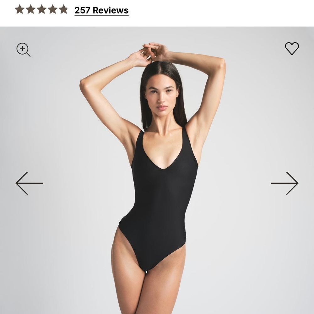 NWT SKIMS UNLINED PLUNGE THONG BODYSUIT Sz L